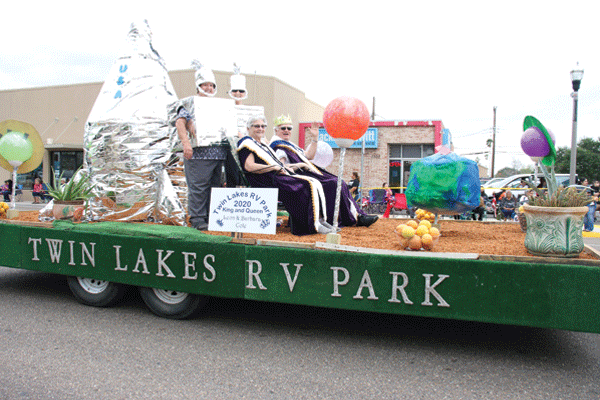 20200125 Parade of Oranges DAB 0060 web