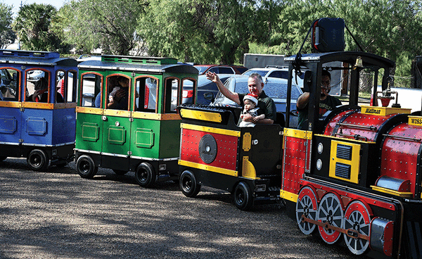 Elks Train mand baby USE web